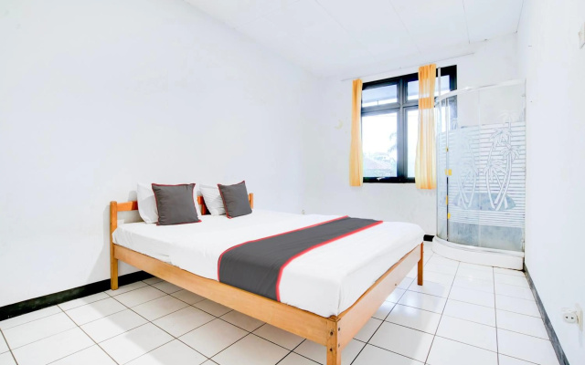 SPOT ON 3940 Villa Gunung Agape – Guest Rooms – Cipanas