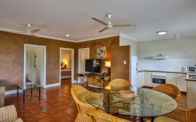 Moonlight Bay Suites