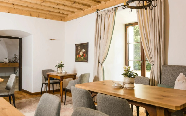 Schloss Prielau Hotel & Restaurants
