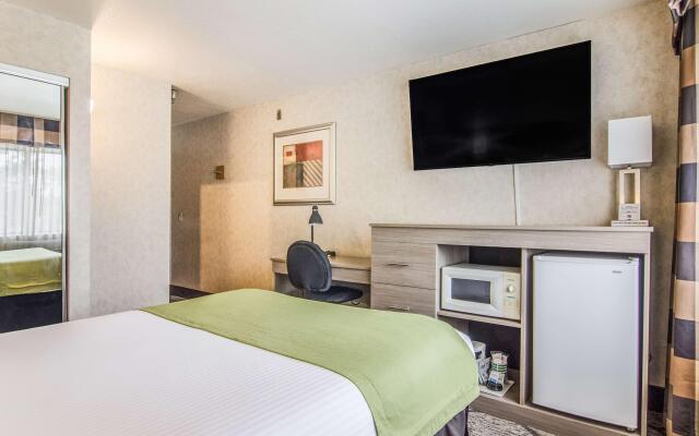 GuestHouse Inn & Suites Hotel Poulsbo