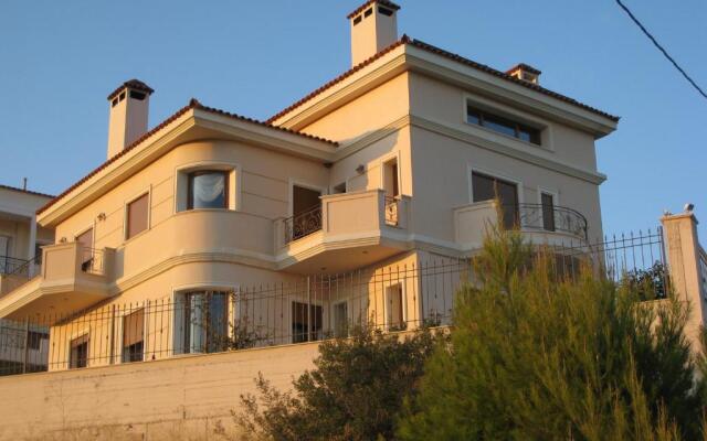 Apartment with a garden, BBQ, swimming pool and jacuzzi