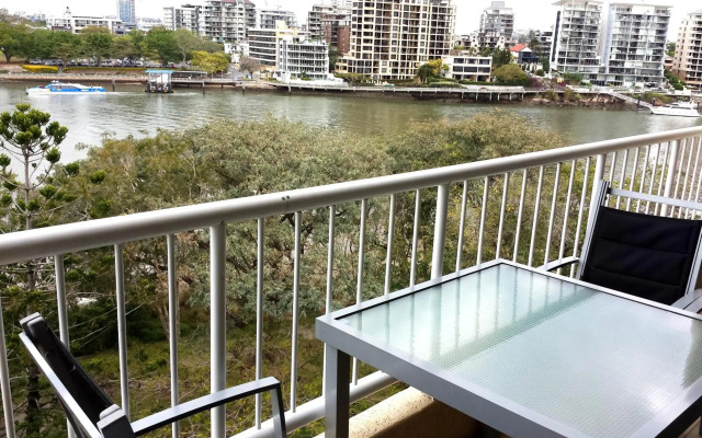 Kirribilli Riverfront Apartments