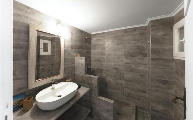 Spacious 3 Bedroom apt near Acropolis museum