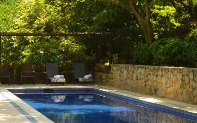 El Pistache Couples Boutique Hotel
