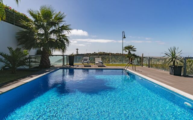 Villa Sol e Mar by OurMadeira