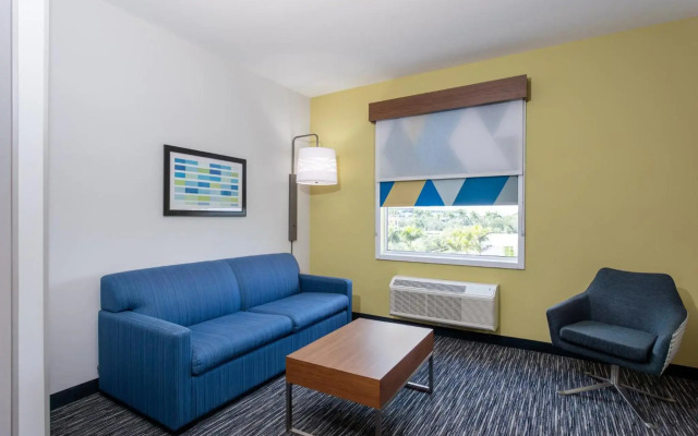 Holiday Inn Express & Suites Miramar