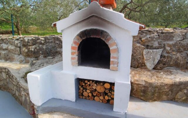 Nice Home in Kanfanar With Wifi and 1 Bedrooms
