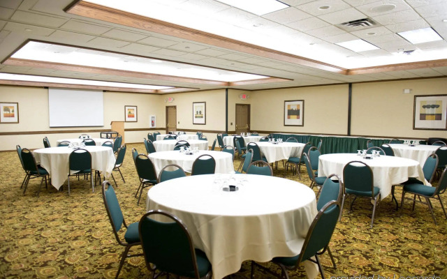 Country Inn & Suites by Radisson, Chanhassen, MN