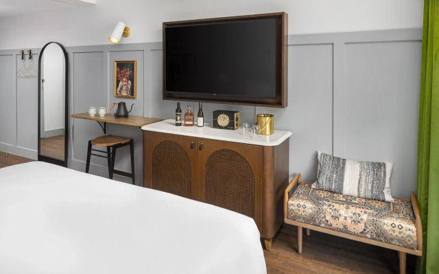 Wylie Hotel Atlanta, Tapestry Collection by Hilton