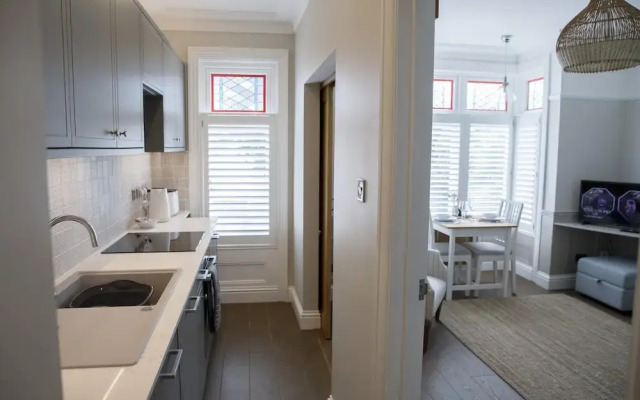 The Grove Apartment With Free on Street Parking