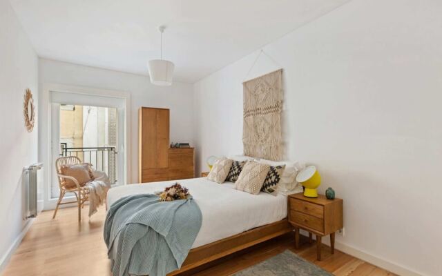 Beautiful 2 Bedroom Apartment in Bairro Alto