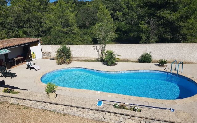Appartement à Nîmes en pleine nature avec Piscine