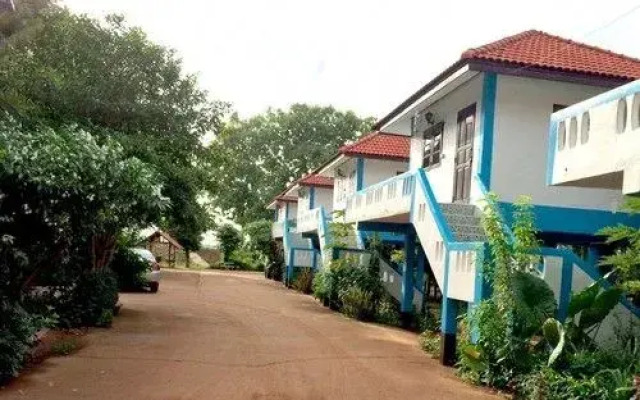 Wangnamkam Riverside Resort
