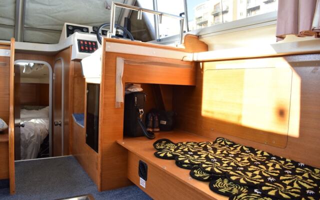 1 Bedroom Princess Live-aboard Boat