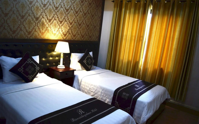 Charming Riverside Hotel