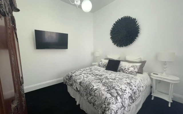 The Manor Apartments