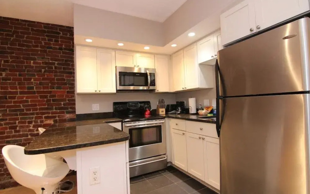 Maverick Suites at 402 Columbus Ave