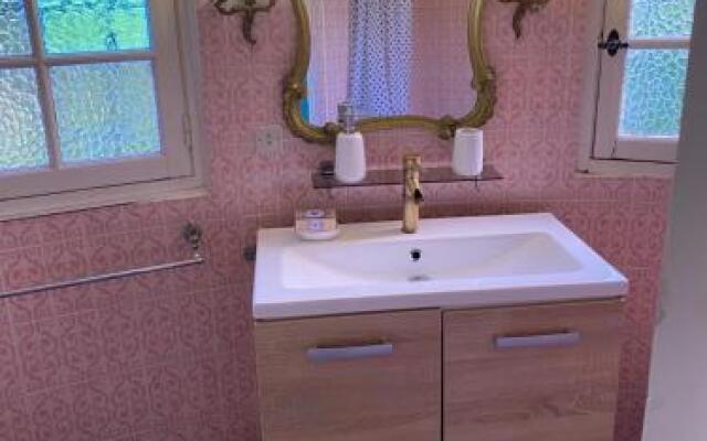 CHEZ ZIZOU - F2 CAP Dâ€™ANTIBES VERSANT OUEST