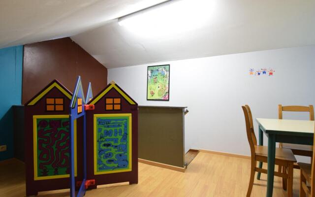 Pleasant Holiday Home with Sauna and Jacuzzi in Courtil
