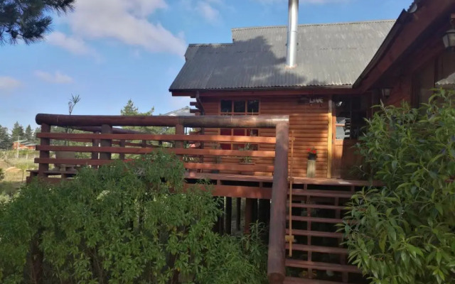 lodge con piscina privada, parcela de campo.