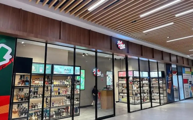 Green Sedayu Apartment by Emily