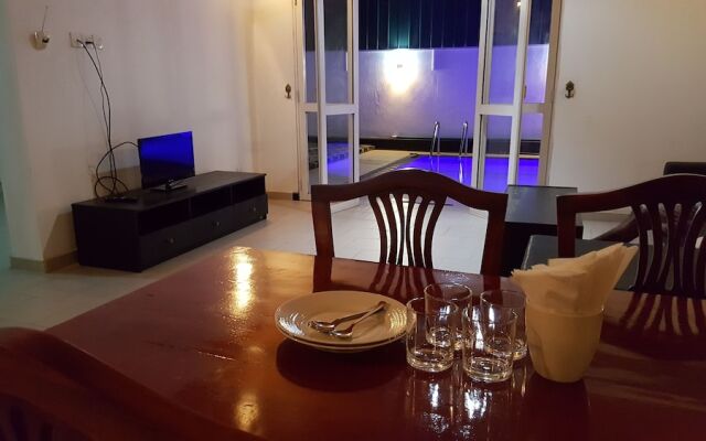Negombo Blue Villa Hotel
