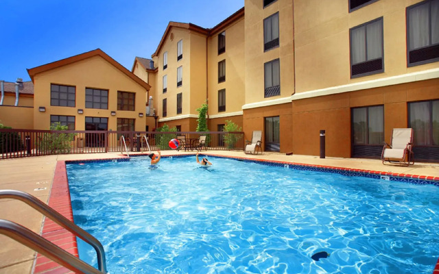 Hampton Inn & Suites Tulsa-Woodland Hills Hotel