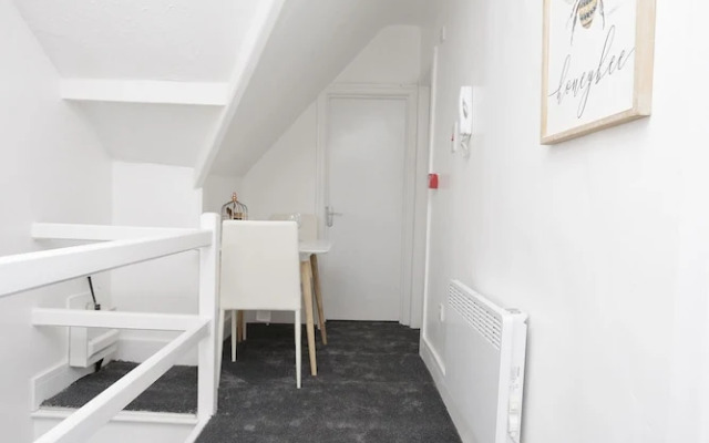 Kirkstall Serviced Apartments Leeds