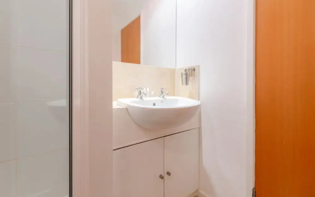 Holland Park Heights by BaseToGo