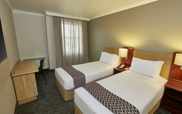 StayEasy Century City