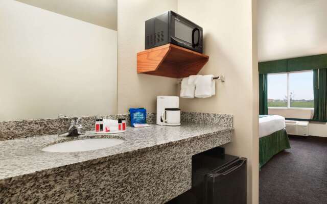 Baymont by Wyndham Fremont