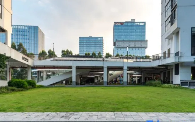 Yingxi Light Luxury Residence (Guangzhou Baoneng Performing Arts Center, Kefeng Road Metro Station) – Outside – Guangzhou