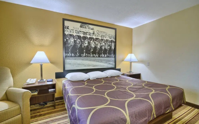 Super 8 By Wyndham Latham/Albany Airport