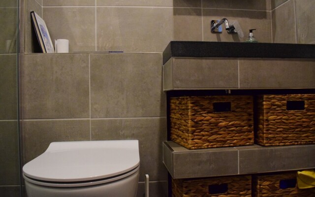 1 Bedroom Apartment Near O&#39;connell Street