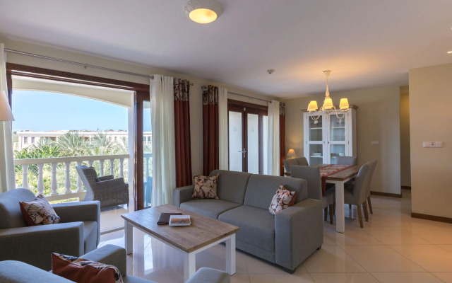 Chic Apartment in Willemstad Surrounded by Tropical Garden