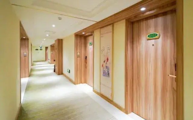 Vienna 3 Best Hotel (Linyi Luozhuang District Government Shuangyue Lake)