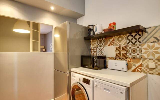 Beautiful 2bdr in Lovely Lesseps, 8mins to Metro