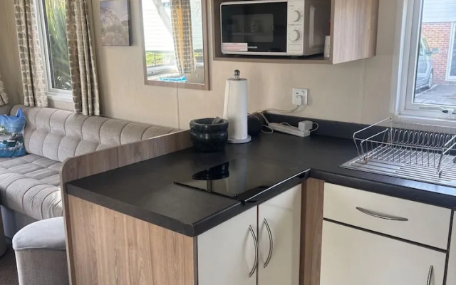 Newquay Bay - 3-bed Caravan - Sleeps 6
