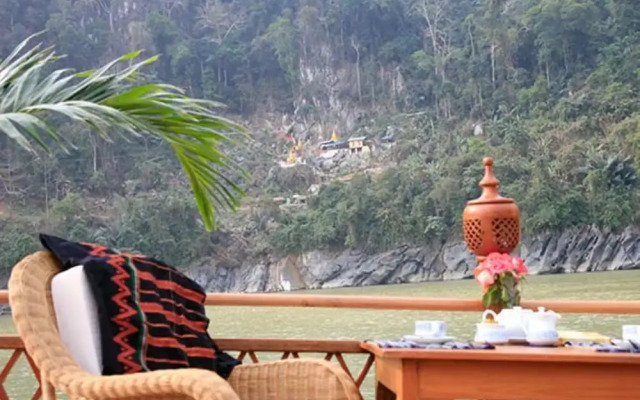 Amara River Cruise