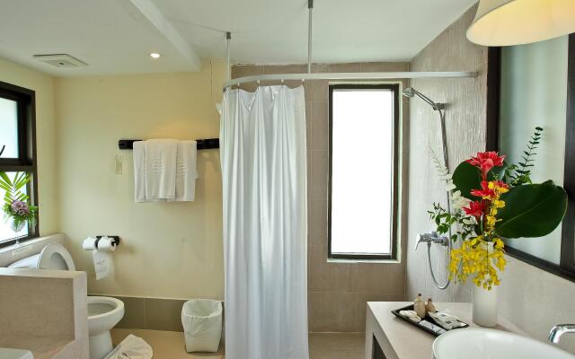 Palm Galleria Resort