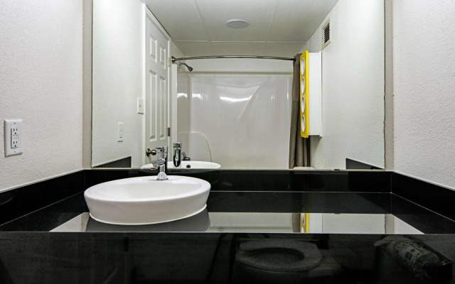 Motel 6 Opelousas, LA