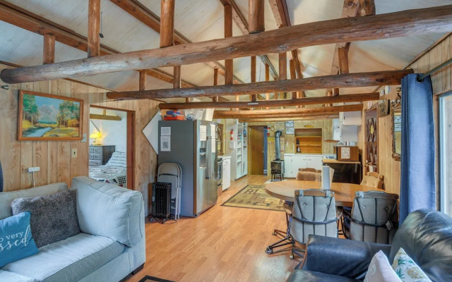 'grandpa's Cabin' ~ 30 Miles to Yellowstone!