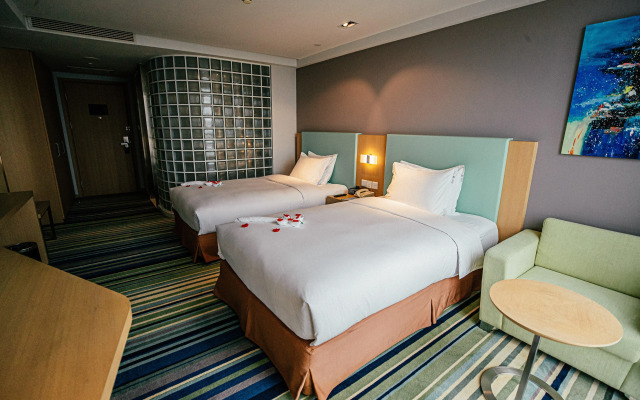 Holiday Inn Express Yingkou Onelong Plaza by IHG