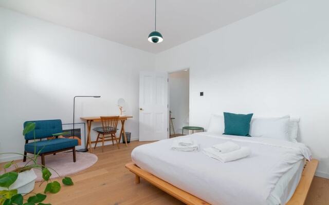 Charming 3br Home in East London W/Terrace