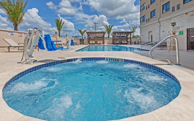 Holiday Inn Houston NE - Bush Airport Area by IHG