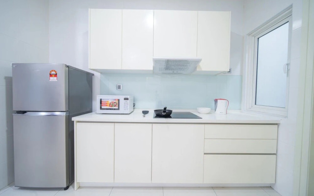 OYO Home 89449 Fancy 2 Bedroom Crest Residence