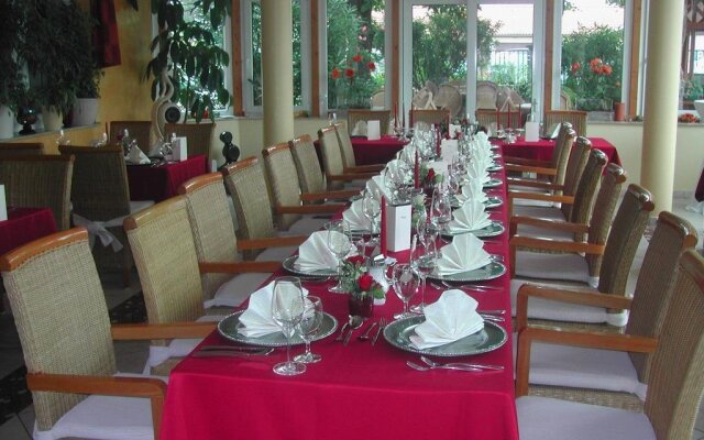 Hotel-Restaurant „Roter Hahn“