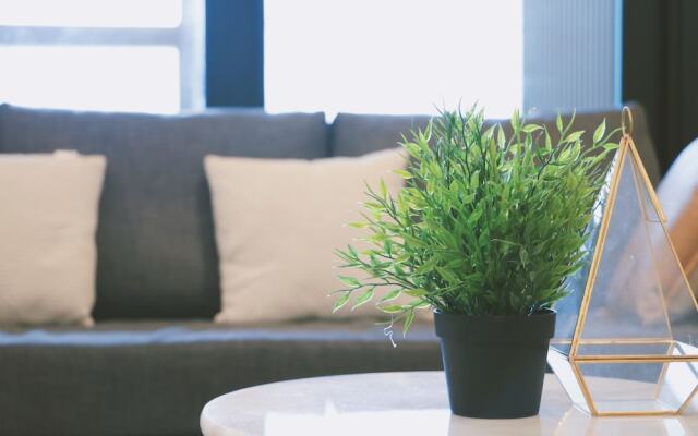 HFN Riverside Docklands Apartment
