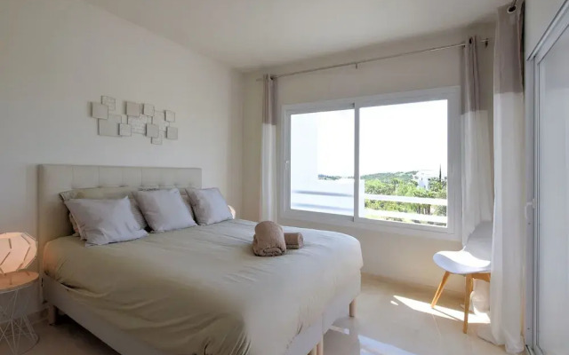 Beautiful Apartment in Estepona With Sauna
