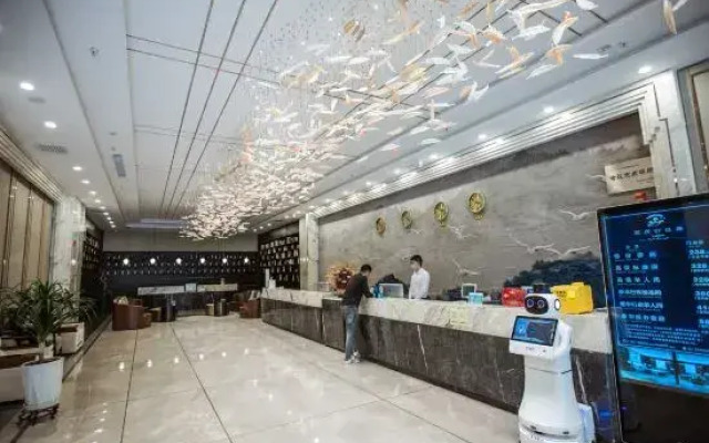 Dingxi Longwan Peninsula International Hotel